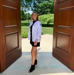 Meet your Posher, Alexis